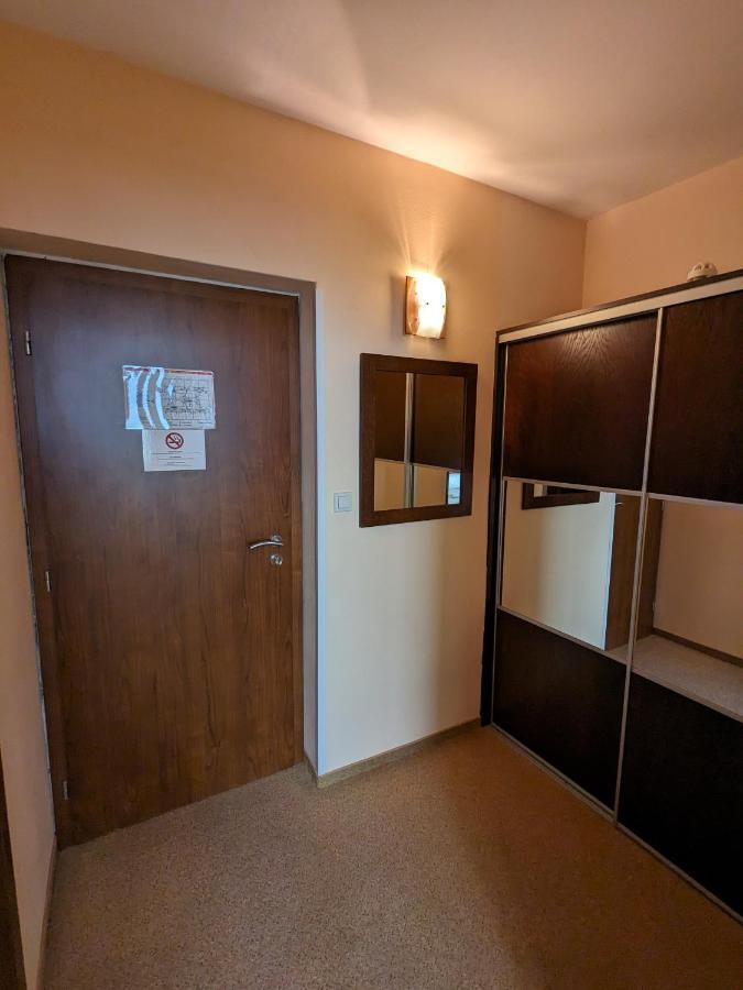 Garni Hotel Cosmopolitan Сенець Екстер'єр фото
